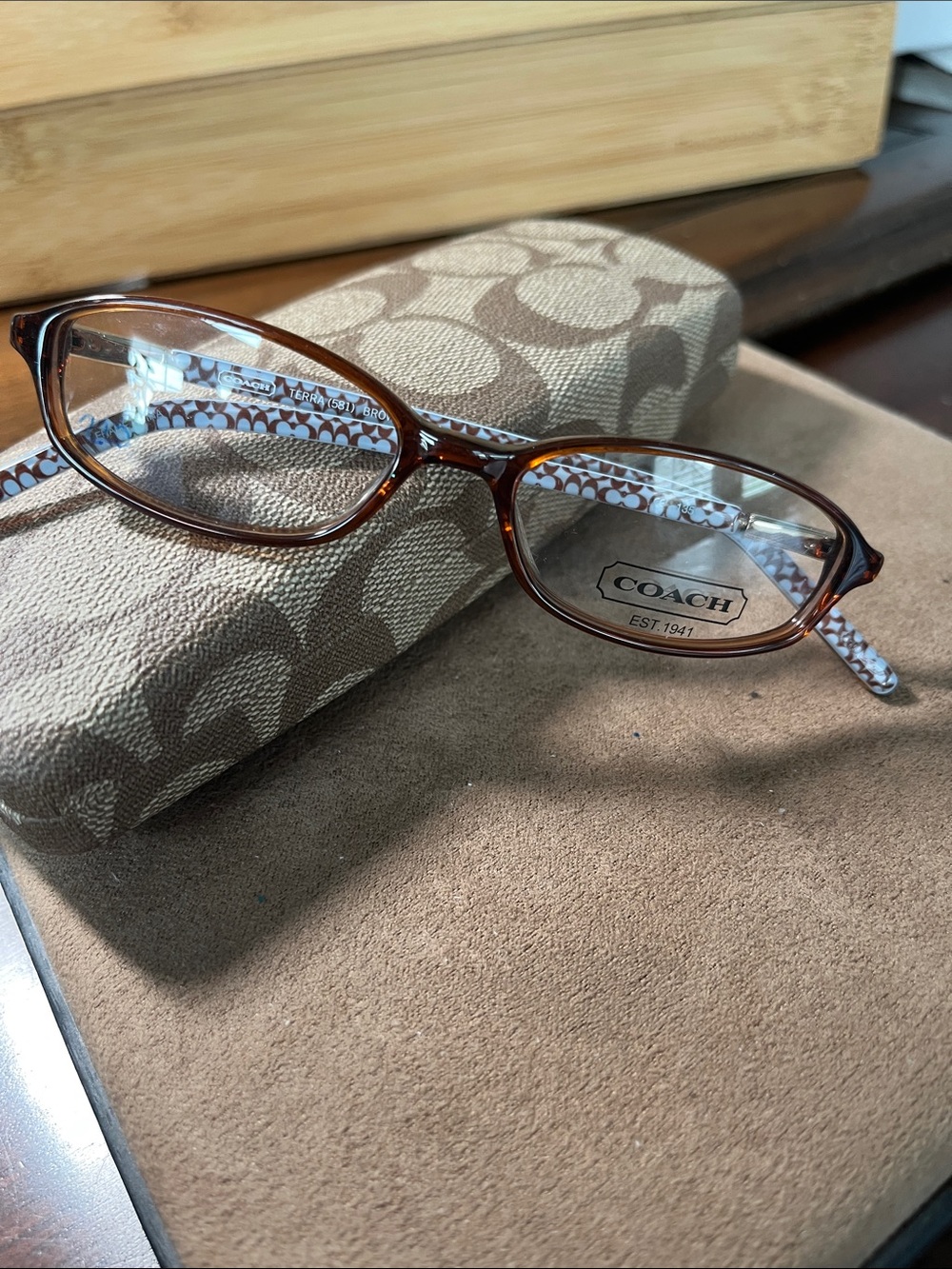 COACH Women's Terra carmel Tortoiseshell Brown Oval Glasses with Signature Case